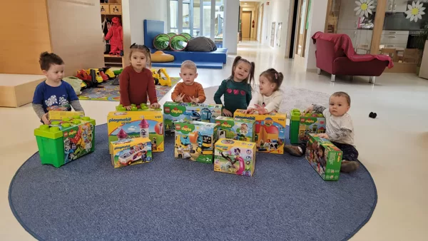 Über neues Spielzeug können sich die Kinder in der Kita St. Georg freuen
